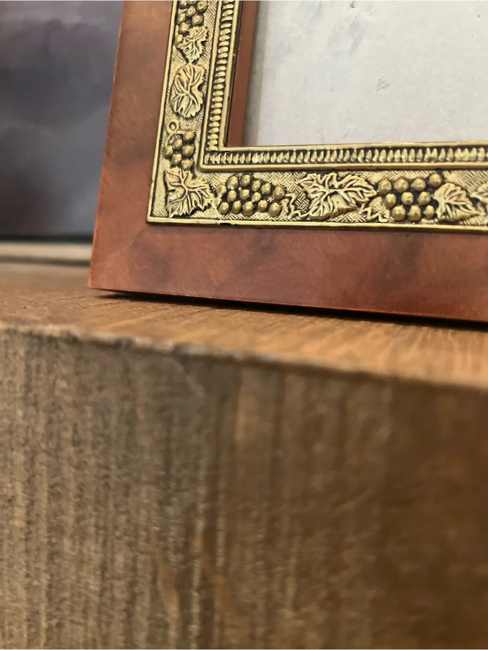 Vintage wood & brass picture frame embossed grapevine border, 5x3” photo